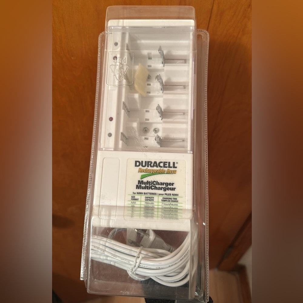 Duracell Battery Charger with Cable